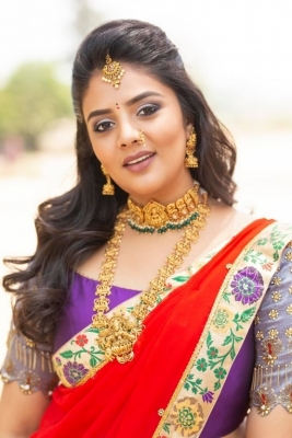 Sreemukhi Photos - 3 of 8