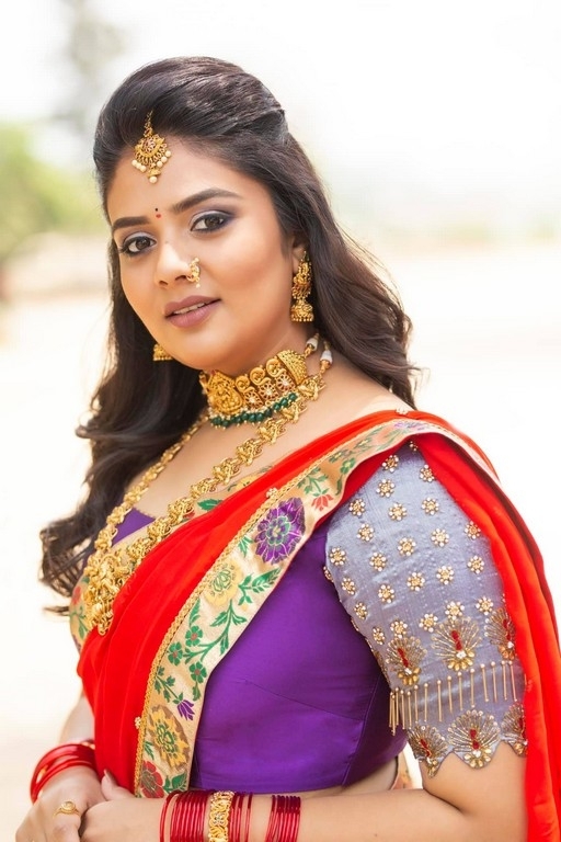 Sreemukhi Photos - 1 / 8 photos