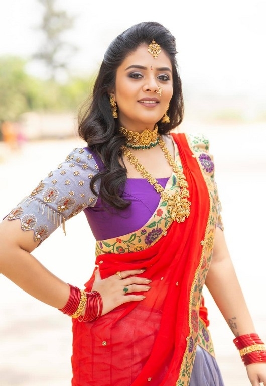 Sreemukhi Photos - 6 / 8 photos