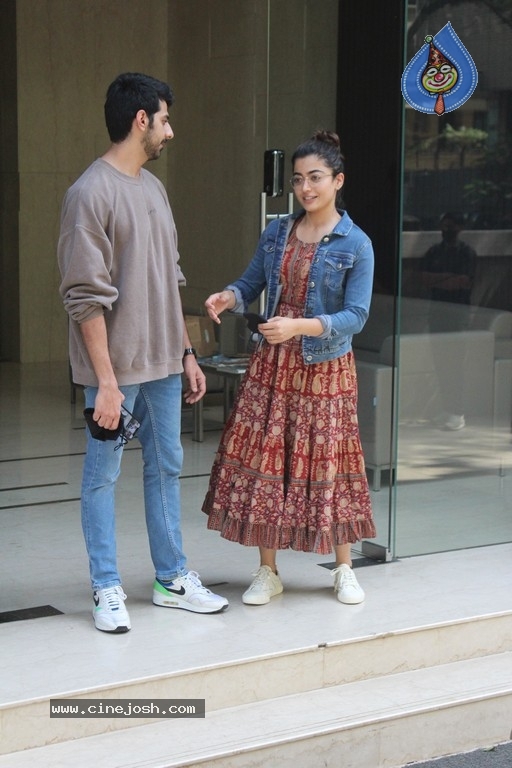 Rashmika Snapped at Khar - 3 / 17 photos