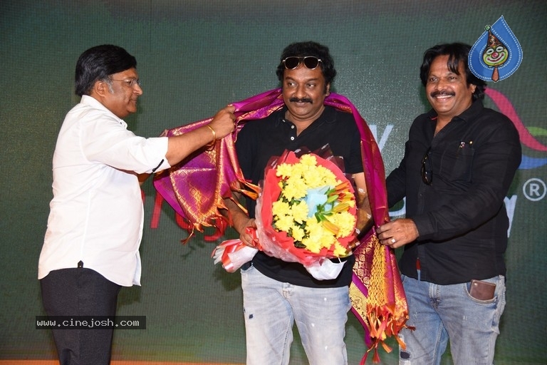 Gully Rowdy Press Meet - 13 / 29 photos