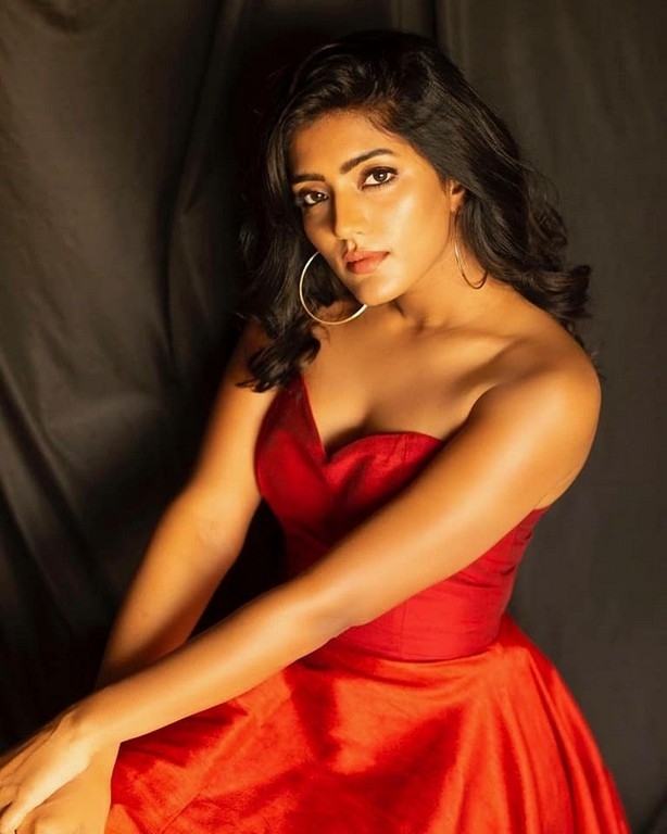 Eesha Rebba Photos - 2 / 4 photos