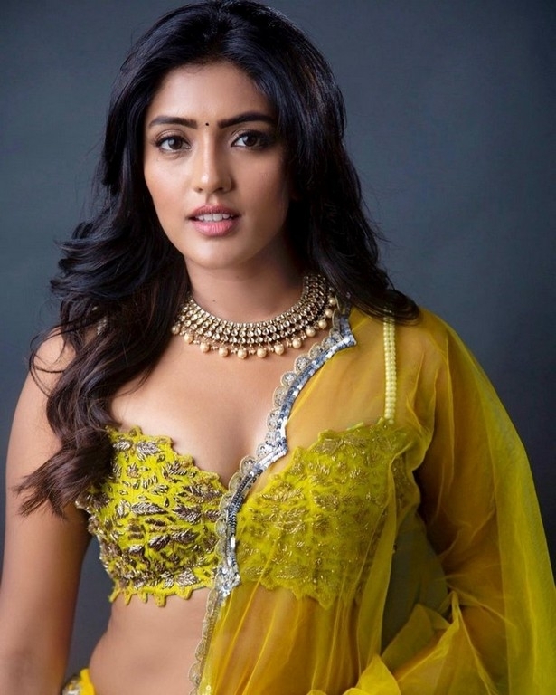 Eesha Rebba Photos - 1 / 3 photos