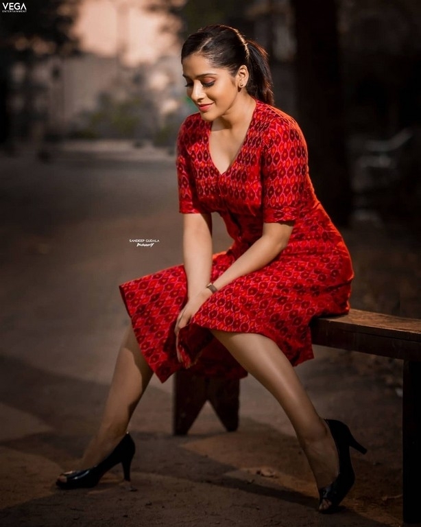 Rashmi Gautam Photos - 1 / 4 photos