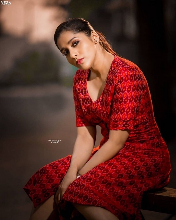 Rashmi Gautam Photos - 4 / 4 photos