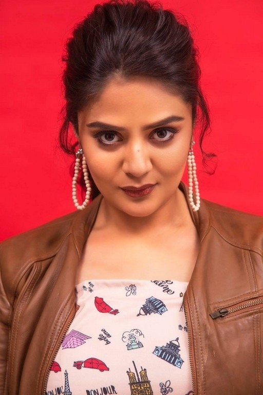 Sreemukhi Photos - 6 / 10 photos