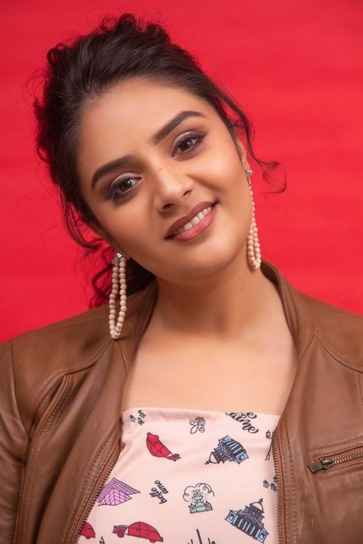 Sreemukhi Photos - 8 / 10 photos