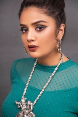 Sreemukhi Photos - 5 of 9