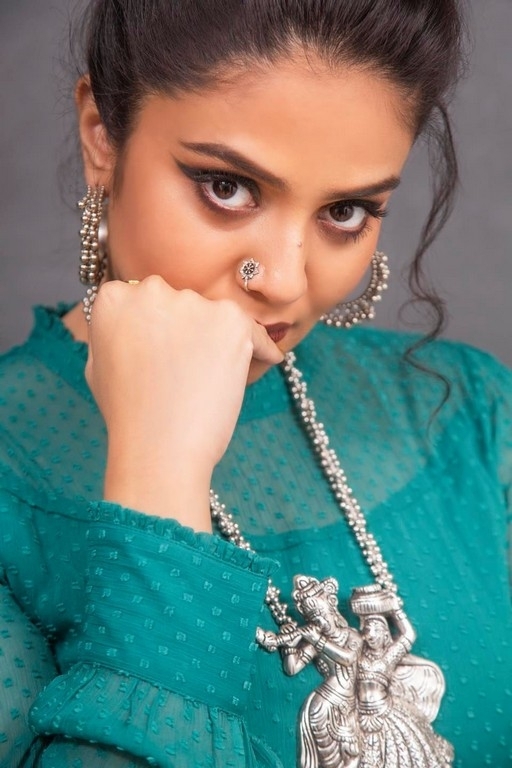 Sreemukhi Photos - 1 / 9 photos