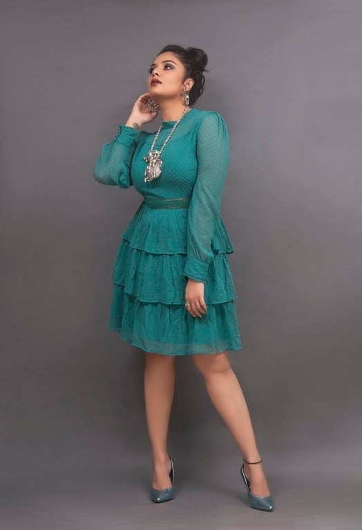 Sreemukhi Photos - 6 / 9 photos