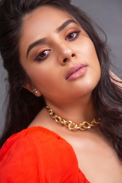 Sreemukhi Photos - 6 / 10 photos