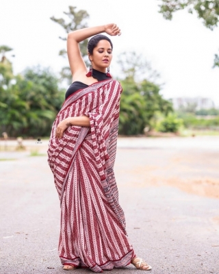 Anasuya Bharadwaj Photos - 5 of 7