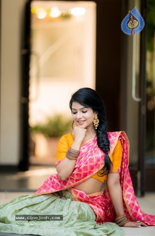 Pavithralakshmi Photoshoot - 9 / 18 photos