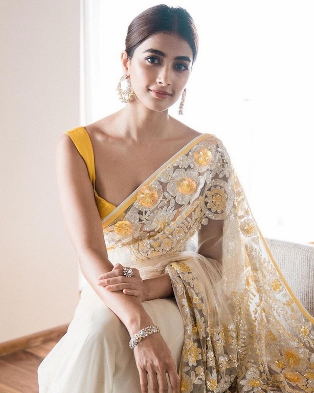 Pooja Hegde Photos - 1 / 2 photos