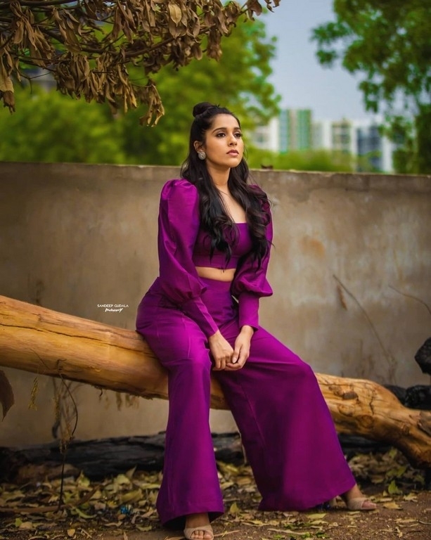 Rashmi Gautam Photos - 4 / 10 photos