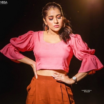 Rashmi Gautam Photos - 3 of 3