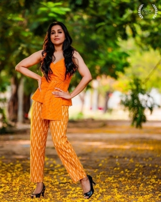 Rashmi Gautam Photos - 3 of 6