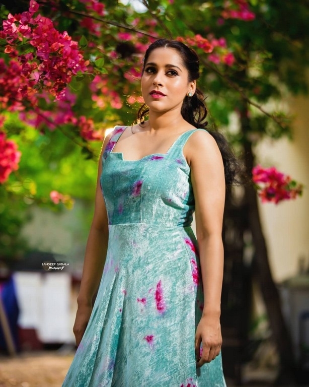 Rashmi Gautam Photos - 4 / 10 photos