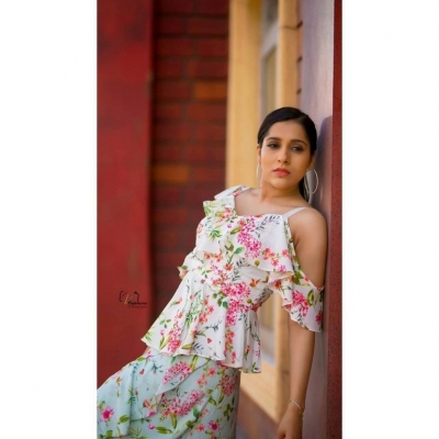 Rashmi Gautam Photos - 1 of 6