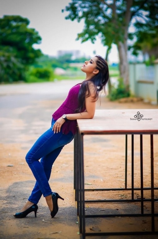 Rashmi Gautam Photos - 4 / 6 photos