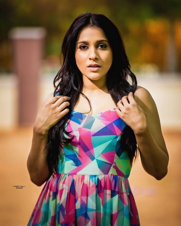 Rashmi Gautam Pics - 2 / 3 photos