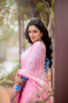 Vimala Raman Photos - 6 of 9