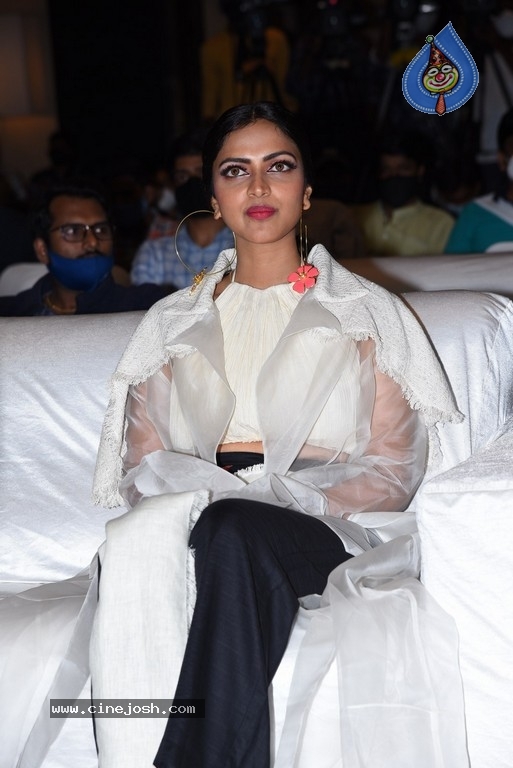 Amala Paul Photos - 5 / 10 photos