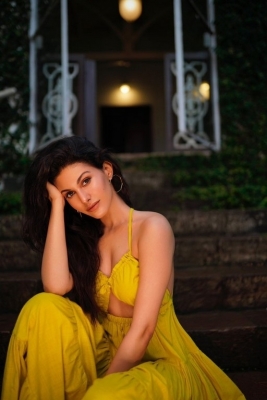 Amyra Dastur Photos - 3 of 3