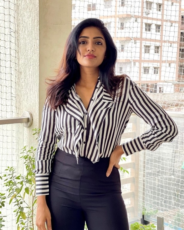 Eesha Rebba Photos - 4 / 10 photos