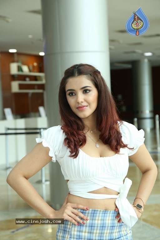 Malvika Sharma Stills - 14 / 18 photos