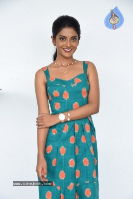 Neviditha Photos - 5 of 9