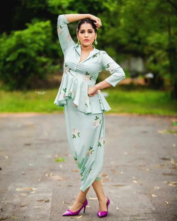 Rashmi Gautam Photos - 7 / 10 photos