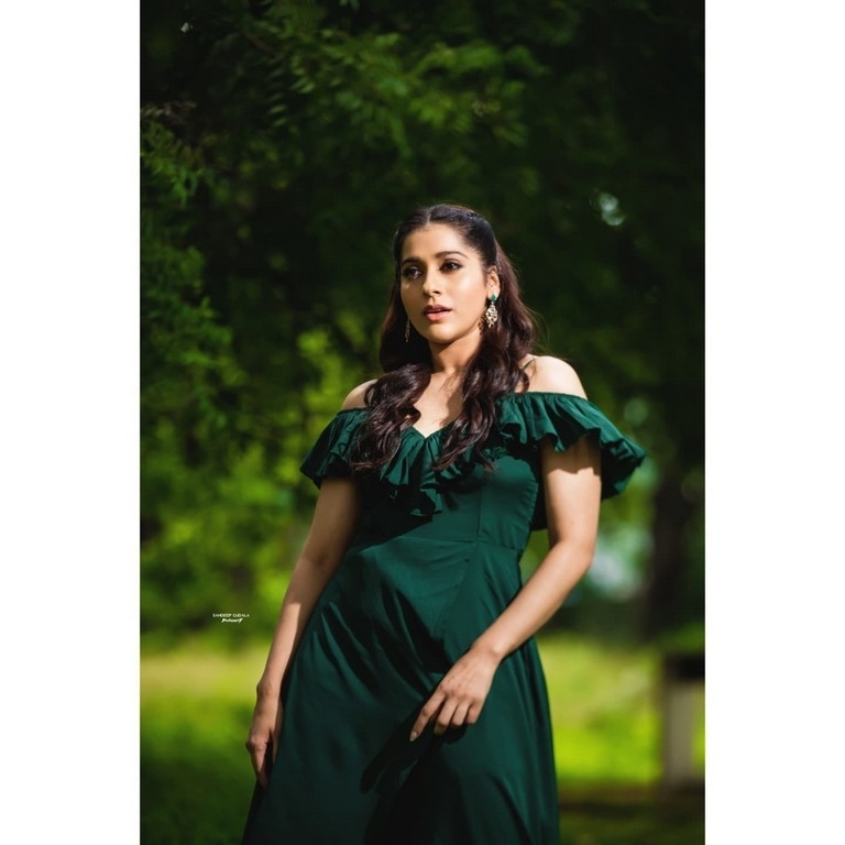 Rashmi Gautam Photos - 1 / 5 photos