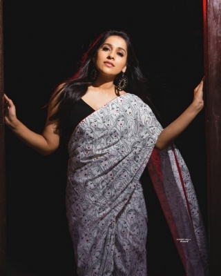 Rashmi Gautam Photos - 2 of 5