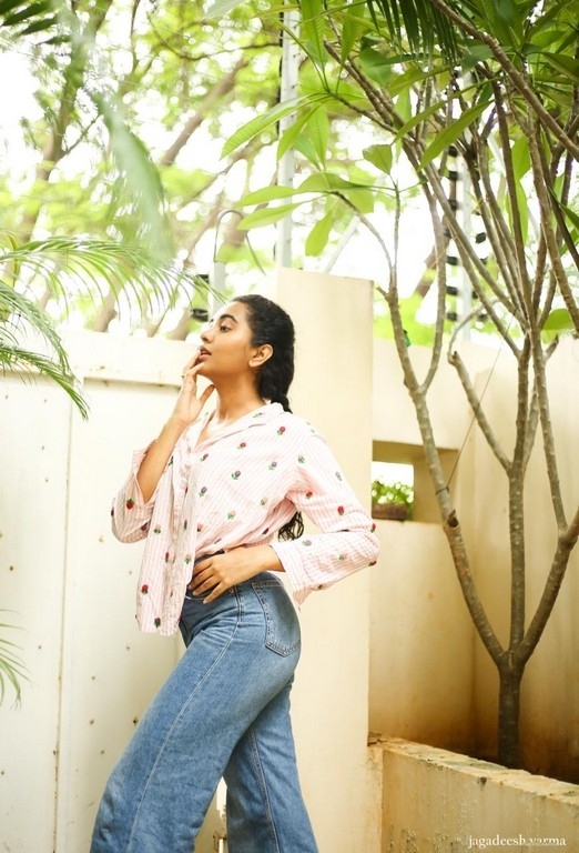 Shivathmika Rajashekar - 2 / 4 photos