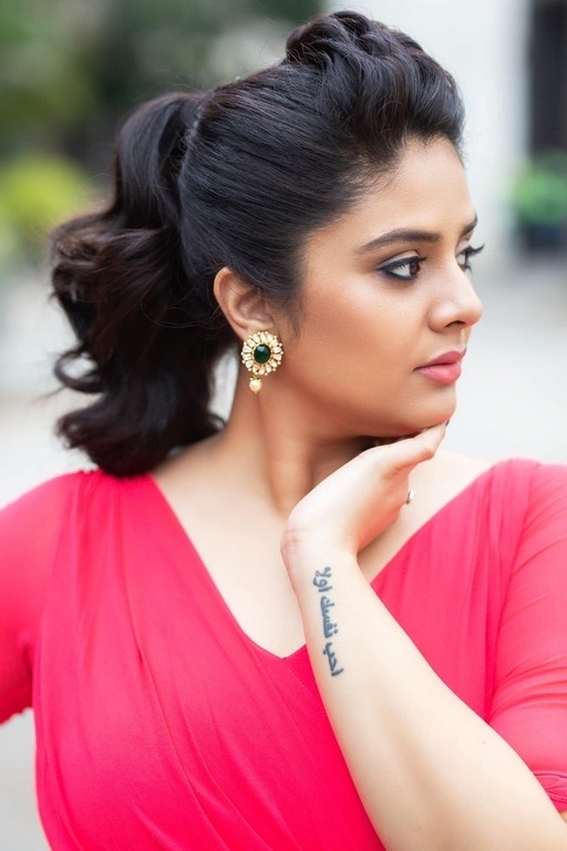 Sreemukhi Photos - 3 / 9 photos