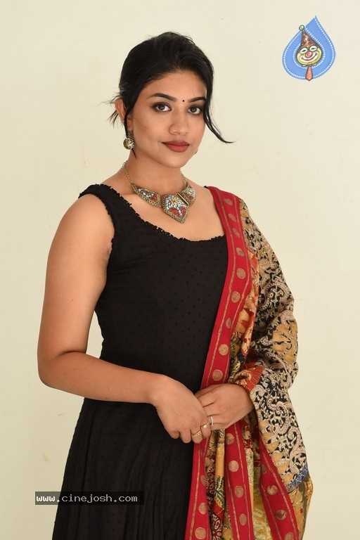 Malavika Satheesan Photos - 19 / 20 photos