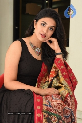 Malavika Satheesan Photos - 16 of 20