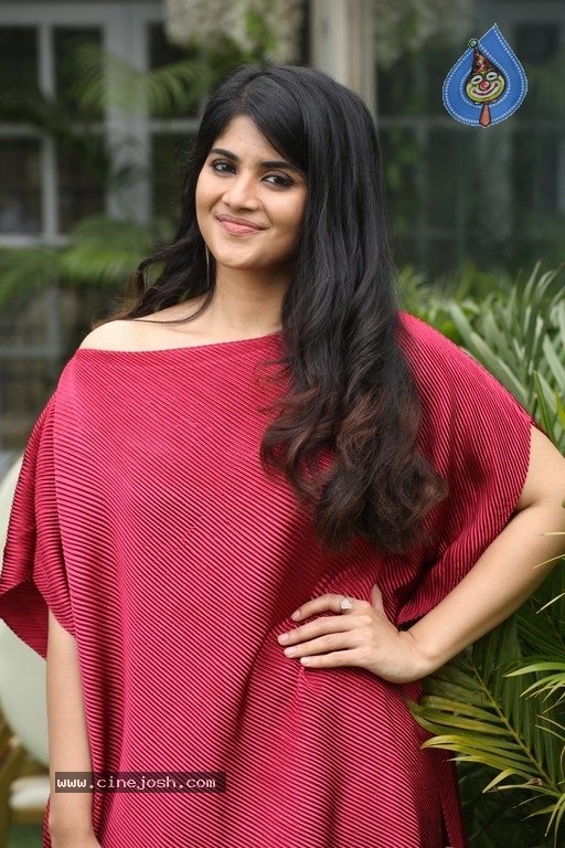 Megha Akash Photos - 10 / 23 photos