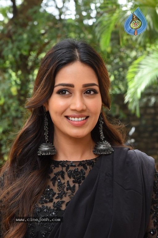 Nivetha Pethuraj Photos - 26 / 29 photos