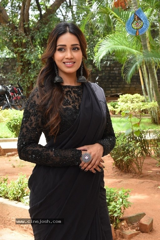 Nivetha Pethuraj Photos - 29 / 29 photos