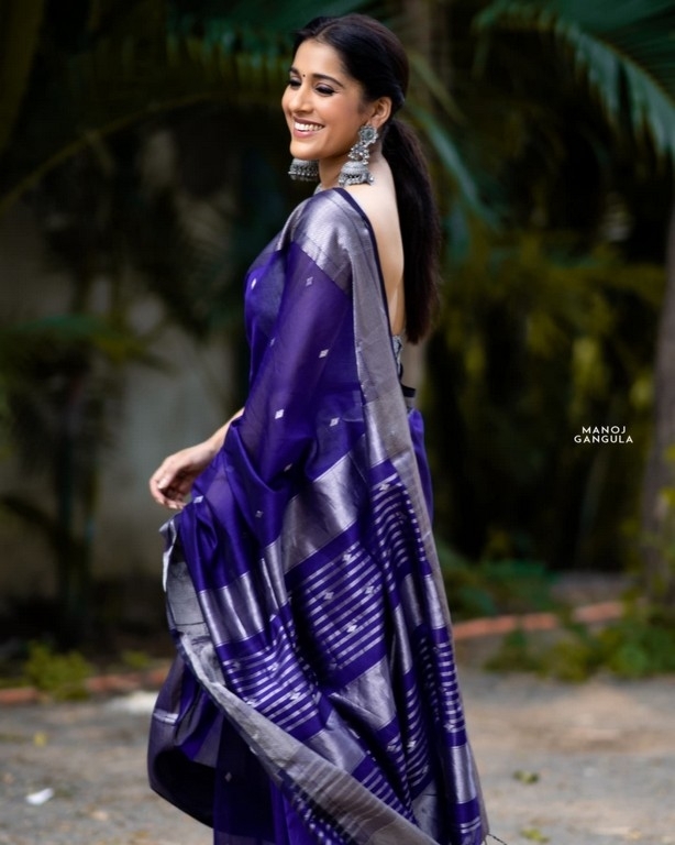 Rashmi Gautam Photos - 1 / 8 photos