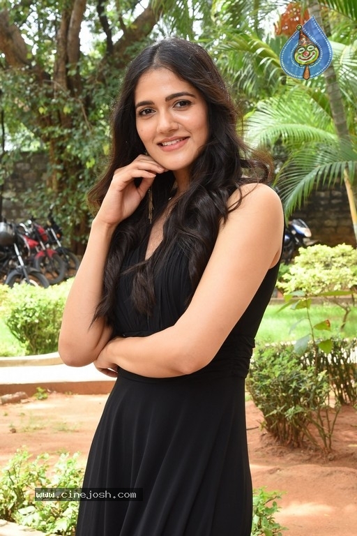 Simran Choudhary Stills - 13 / 24 photos