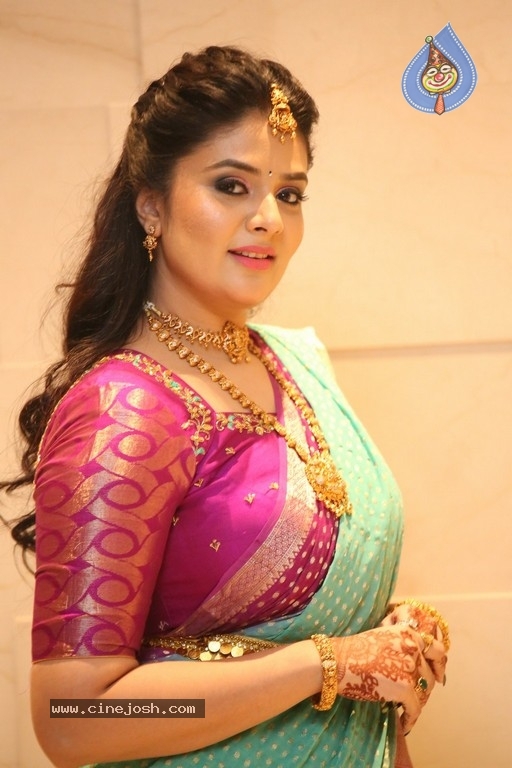 Sreemukhi Photos - 4 / 20 photos