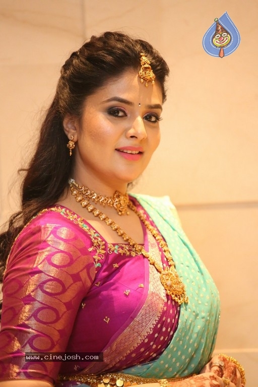 Sreemukhi Photos - 7 / 20 photos