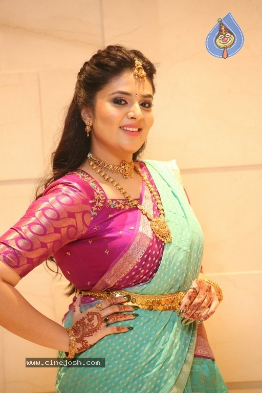 Sreemukhi Photos - 8 / 20 photos