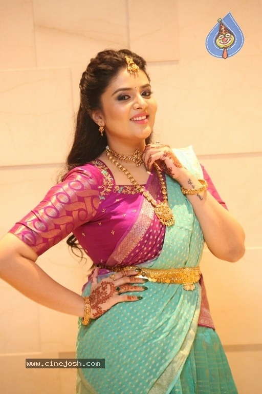 Sreemukhi Photos - 11 / 20 photos