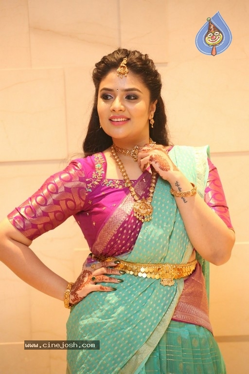 Sreemukhi Photos - 17 / 20 photos