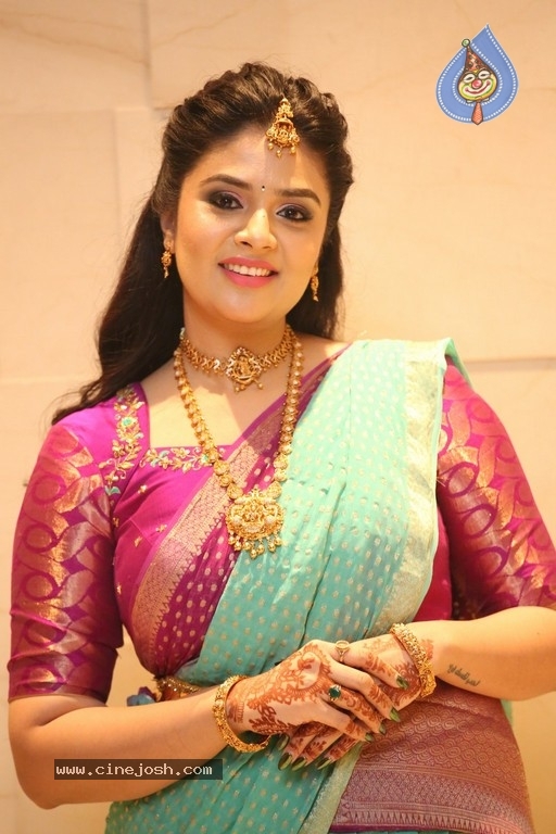 Sreemukhi Photos - 19 / 20 photos