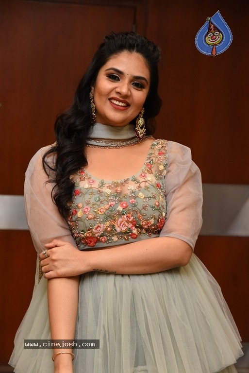 Sreemukhi Photos - 4 / 21 photos